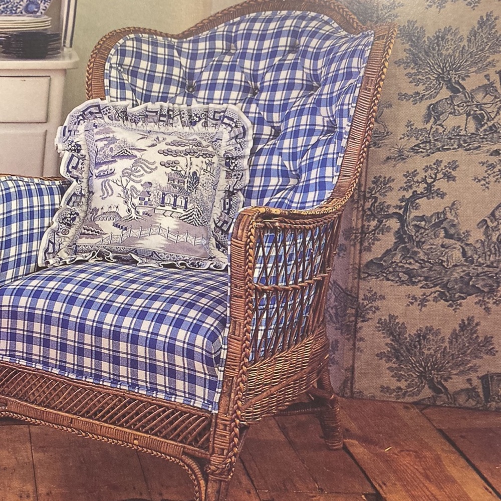 LAURA ASHLEY COLOR BOOK using color to decorate your home.$9 - Picture 6 of 15